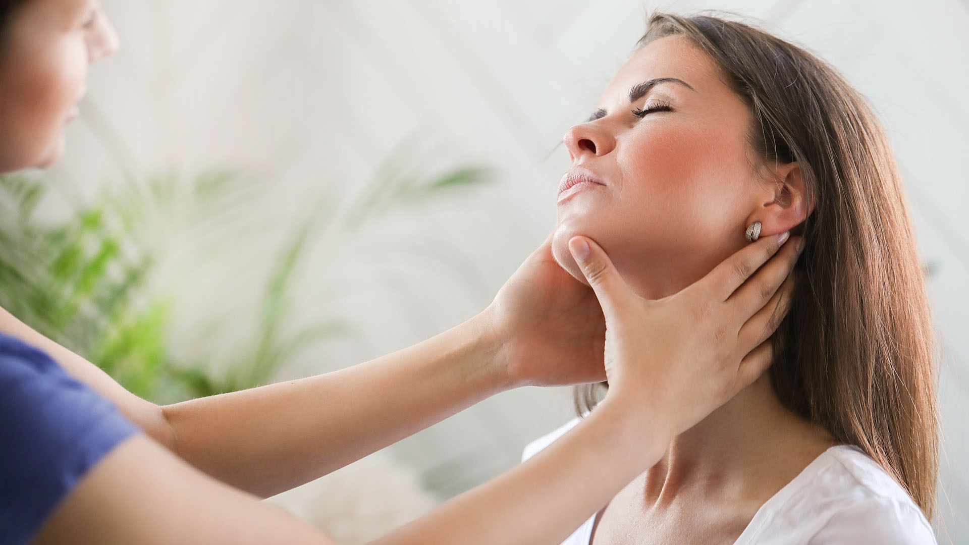 Essential Massage - Head, Neck & Shoulder